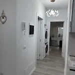 Apartment Tirana 2, Beautifull Apartment Near Mother Teresa Int Airport *
