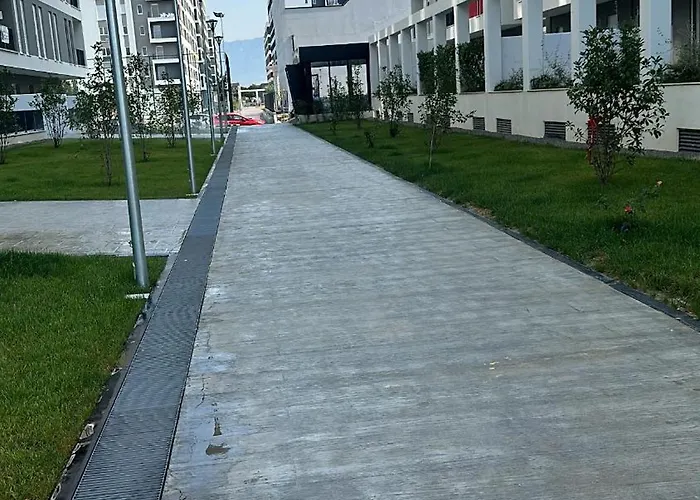 Tirana 2, Beautifull Apartment Near Mother Teresa Int Airport * Ljaknasi